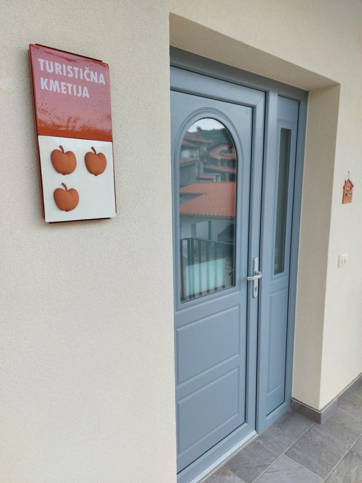 Apartmaji Aucin - Brda Kojsko Buitenkant foto